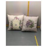 2 Decorative Floral Throw Pillows