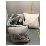Christmas Decor & Accent Pillows