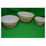 SET OF 3 PYREX NESTING MIXING BOWLS