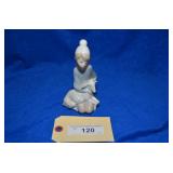 LLADRO PORCELAIN FIGURINE