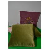 ASSORTED ACCENT PILLOWS