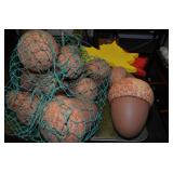 ASSORTMENT OF LARGE ACORNS!