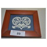 SCISSORCUT IN WOOD FRAME