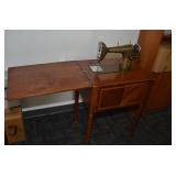 VINTAGE WESTINGHOUSE SEWING MACHINE