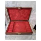 Vint.\nAge rosewood jewelry box