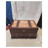 Very nice jewelry box