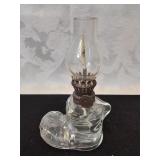 Mini oil lamp in the shape of a boot with burner