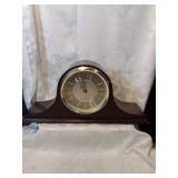 Battery operated Sloan mantel clock
