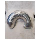 Aluminum fish mold