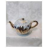 Delcoronado teapot with gold flower