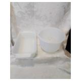 Glassbake mixing bowl and pyrex milk glass