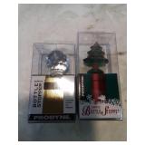 Group\nOf two bottle stoppers