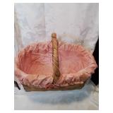 Wicker picnic basket with fabric insert