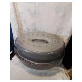 Gray graniteware roaster with lids