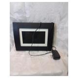 Digital photo frame
