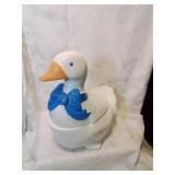 Goos.\nE cookies jar