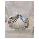 Mariposa shell form dish