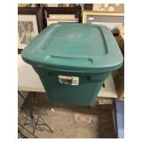 Green rubber storage tote with lid