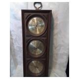 Wall weather station