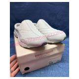 New Easy-Spirit White TravelTime Shoes Sz 7 in Box