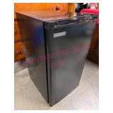Tramontina 3.2 Cu. Ft. Small Refrigerator (works)