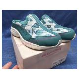 New Easy-Spirit Green TravelTime Shoes Sz 7 in Box
