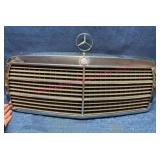 Mercedes-Benz Front Grille w/ Emblem