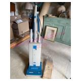 Windsor Sensor Vacuum Cleaner w/ Bags