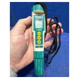 Extech ExStik PH100 Meter w/ Lanyard