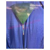 Truper EP-30F Tru Tough Garden Rake