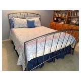 (BR3)ï¿½Nice Queen Bed w/sheets & blanket