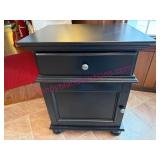 Thomasville Black Nightstand w/ Drawer