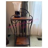 (FR) Metal & Wood Stand w/ Small Lamp