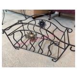 (FR) Iron Magazine Rack w/Sun Motif Design