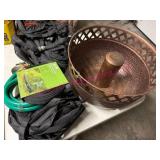 (G)ï¿½Metal Hose Holder & 4 Soaker Hoses