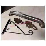 (G)ï¿½Stainless 20in Grab Bar & 3 Wall Hooks