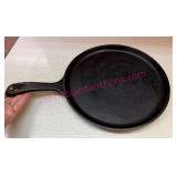 (DR)ï¿½Lodge Cast Iron USA 90G Griddle