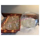 (LR)ï¿½Glass Punch Bowl w/ 25 Cups