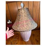 (LR) 1980 Ceramic Lamp w/ Floral Shade