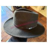 (Cloak Closet)ï¿½Black Wool Hat w/Faux Leather