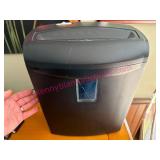 (LR) Black Paper Shredder, Model WM8X