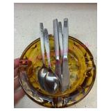 (K)ï¿½Amber Glass Dish w/ Airline Flatware