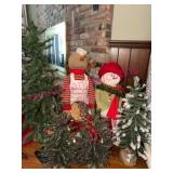 (LR) Small Christmas Trees & Figurines