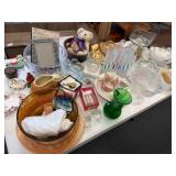 Box Lot of Glassware & Decor Items