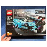 Lego Technic Drag Racer, 647 Pieces