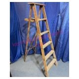 Wooden Folding Ladder w/Paint Shelf