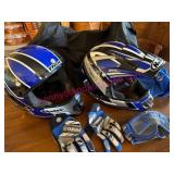 (LR)ï¿½2 Racing Helmets w/Bag, Sz Med
