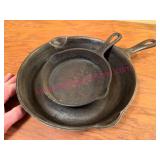 (G)ï¿½Old Wagner #3 & #8 Iron Skillets