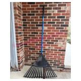 (G) Kobalt Leaf Rake w/ Plastic Head