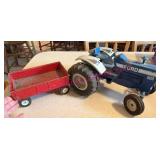 (LR) ERTL Ford 8600 Toy Tractor w/Wagon